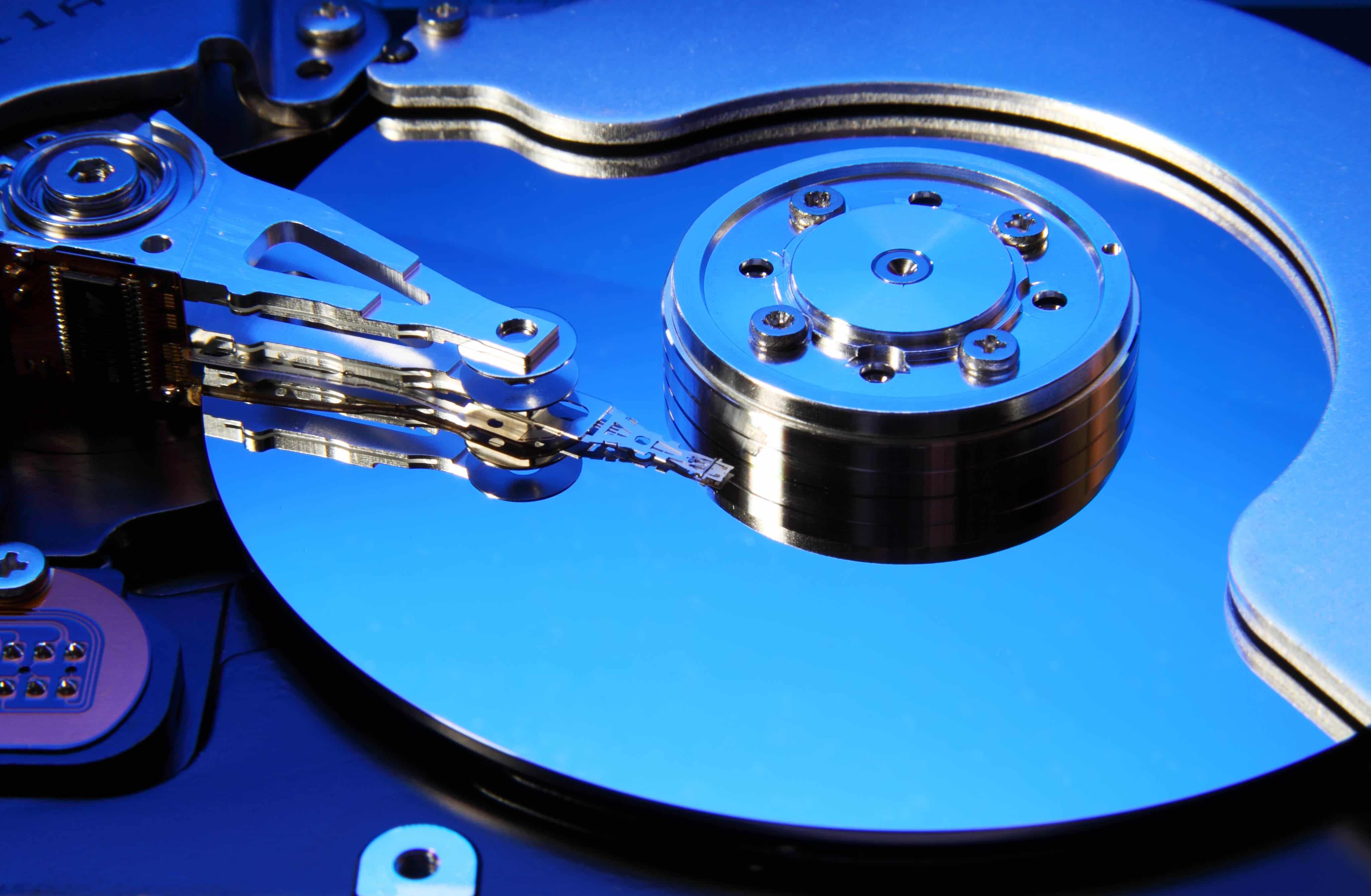 svært Tilmeld Bred vifte Hard Disk Drives - Types, Sizes and Future Technology - SEM Shred